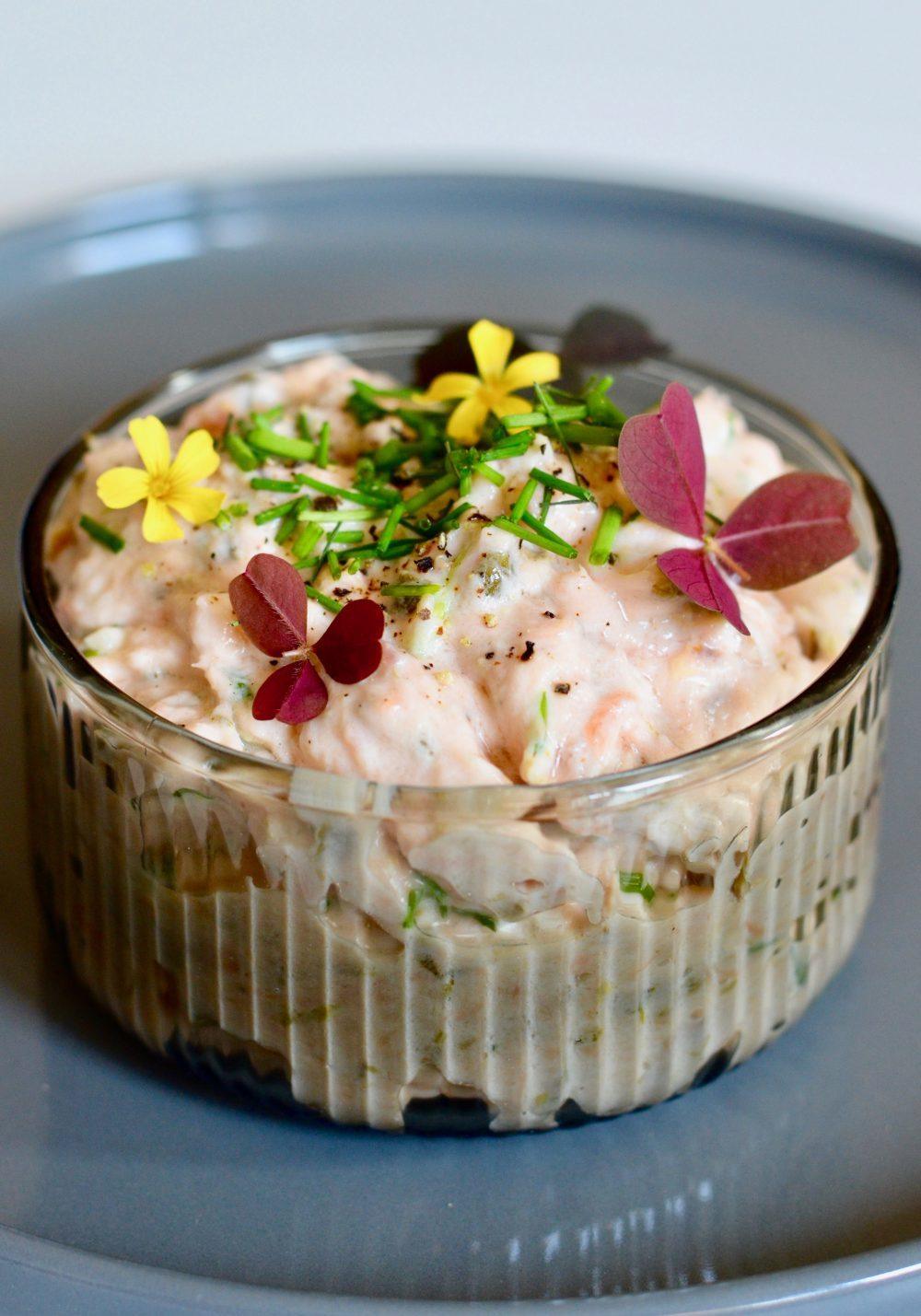 Lakserillette med kapers og purløg 2 Laksesalat-med-kapers-og-purloeg