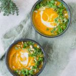 Hokkaidosuppe med kokosmælk og røde linser 4 hokkaidosuppe I sort skål