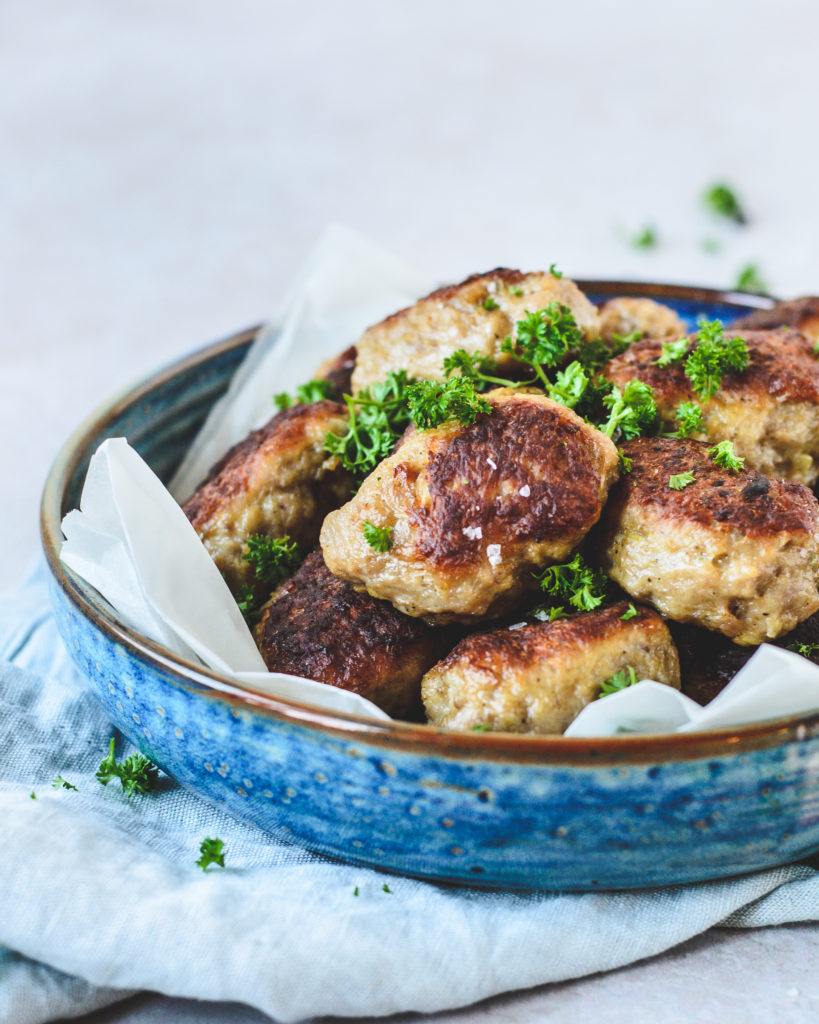 Gammeldags Frikadeller - Nem Opskrift På Saftige Frikadeller