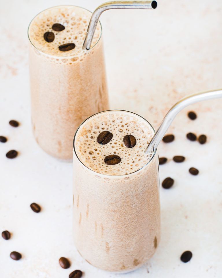 Iskold kaffe shake med saltkaramel proteinpulver